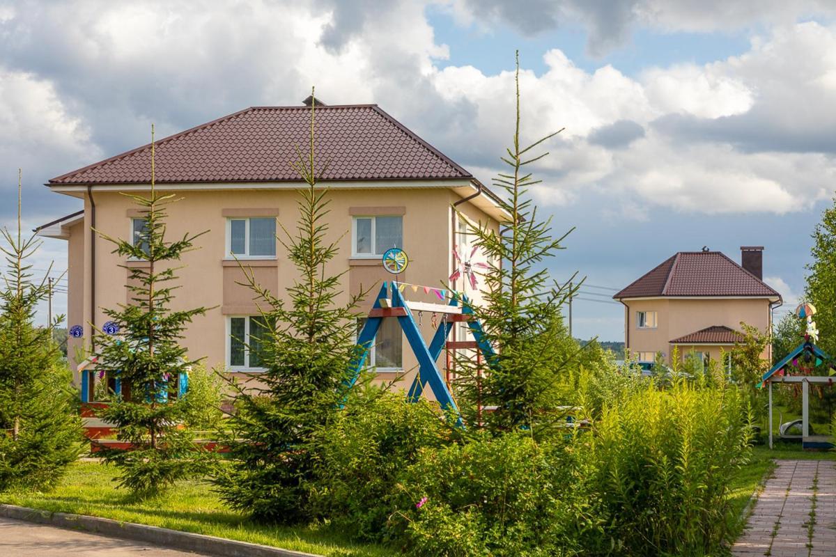 Aliriko Otel Kuzyayevo Dış mekan fotoğraf